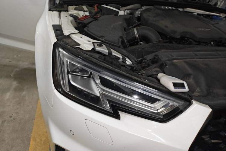 Used Audi A4L 2019 40 TFSI Ambition Version China V Right Front Headlight