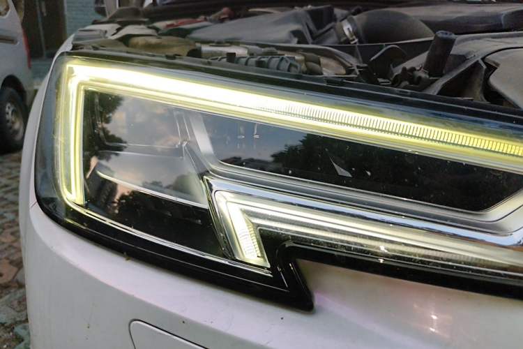 Used Audi A4L 2019 40 TFSI Ambition China VI Right Front Headlight