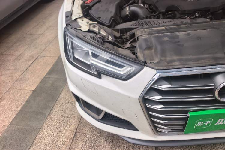 Used Audi A4L 2019 40 TFSI Fashion Edition China VI Emission Standard Right Front Headlight