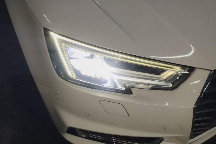 Used Audi A4L 2019 40 TFSI Ambition Version China V Right Front Headlight