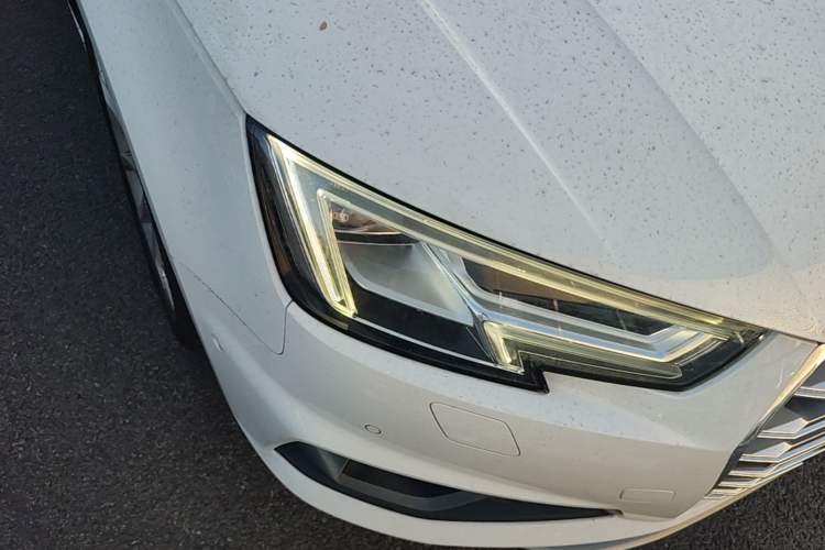 Used Audi A4L 2019 40 TFSI Fashion Version China V Right Front Headlight