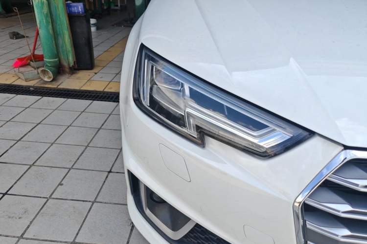 Used Audi A4L 2019 40 TFSI Fashion Edition China VI Emission Standard Right Front Headlight