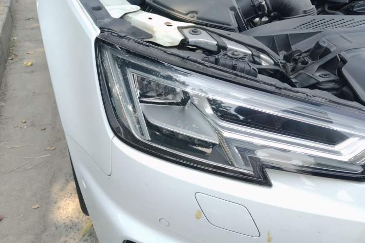 Used Audi A4L 2019 40 TFSI Fashion Version China V Right Front Headlight