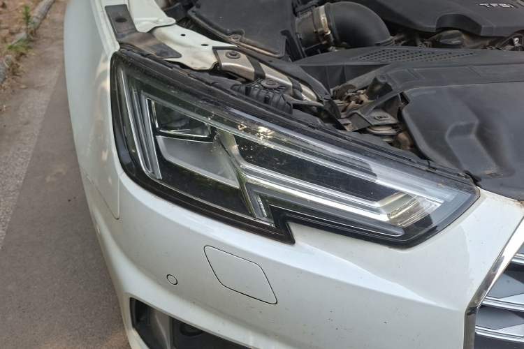 Used Audi A4L 2019 40 TFSI Fashion Edition China VI Emission Standard Right Front Headlight