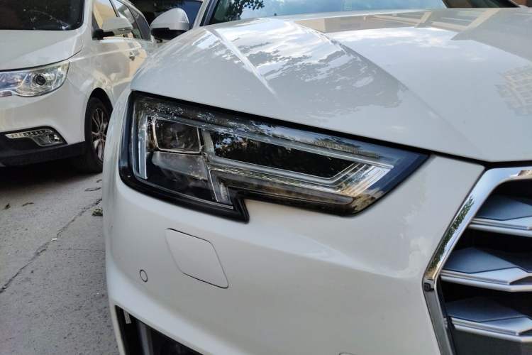 Used Audi A4L 2019 40 TFSI Fashion Edition China VI Emission Standard Right Front Headlight