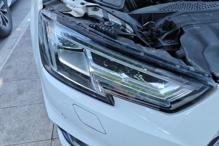 Used Audi A4L 2019 40 TFSI Fashion Version China V Right Front Headlight