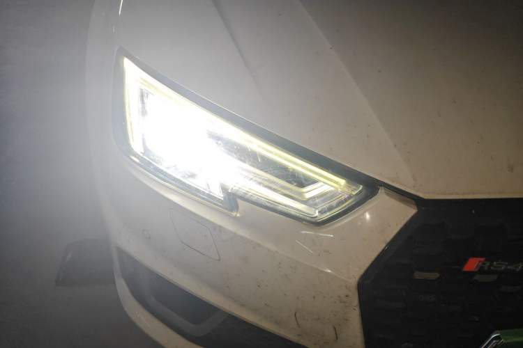 Used Audi A4L 2019 40 TFSI Fashion Edition China VI Emission Standard Right Front Headlight