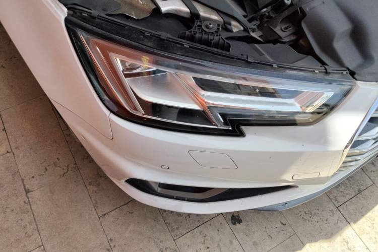 Used Audi A4L 2019 40 TFSI Fashion Edition China VI Emission Standard Right Front Headlight