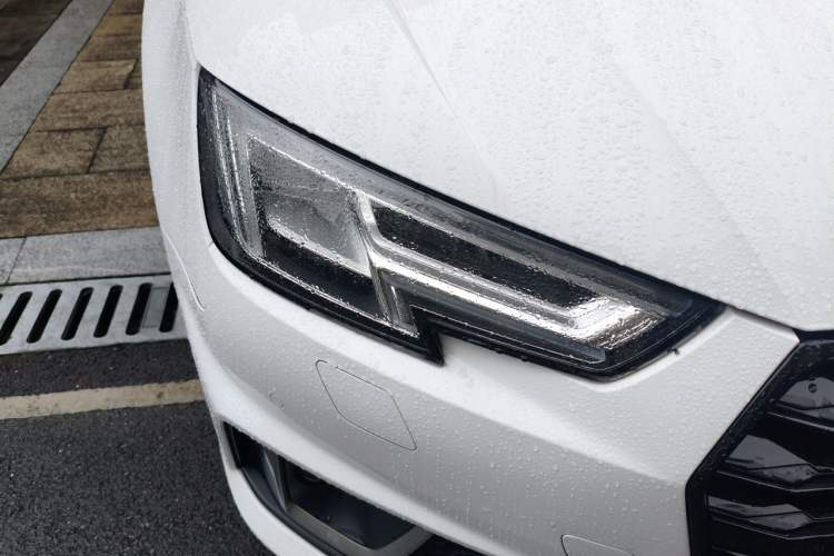 Used Audi A4L 2019 40 TFSI Fashion Version China V Right Front Headlight