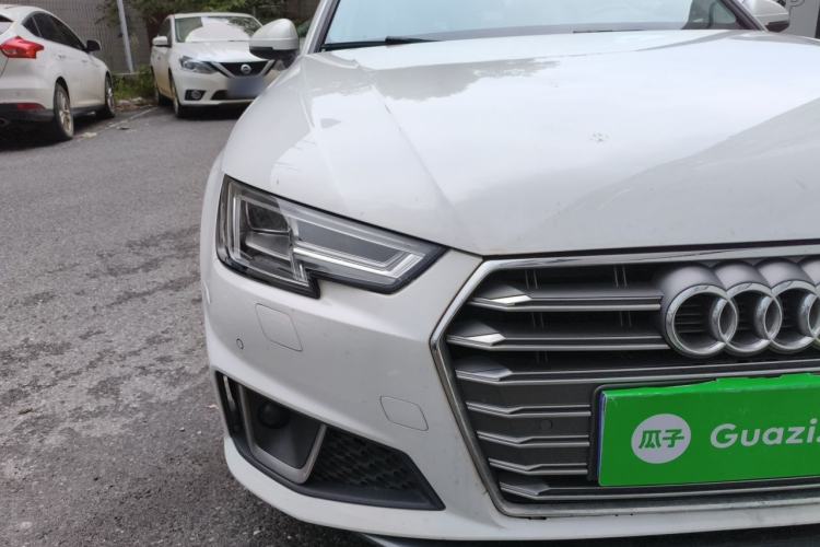 Used Audi A4L 2019 40 TFSI Fashion Version China V Right Front Headlight