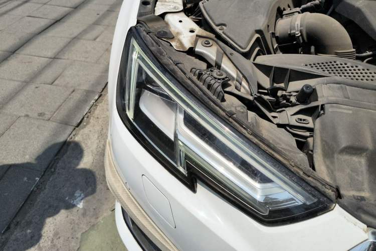 Used Audi A4L 2019 40 TFSI Fashion Version China V Right Front Headlight