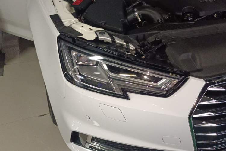 Used Audi A4L 2019 40 TFSI Ambition China VI Right Front Headlight