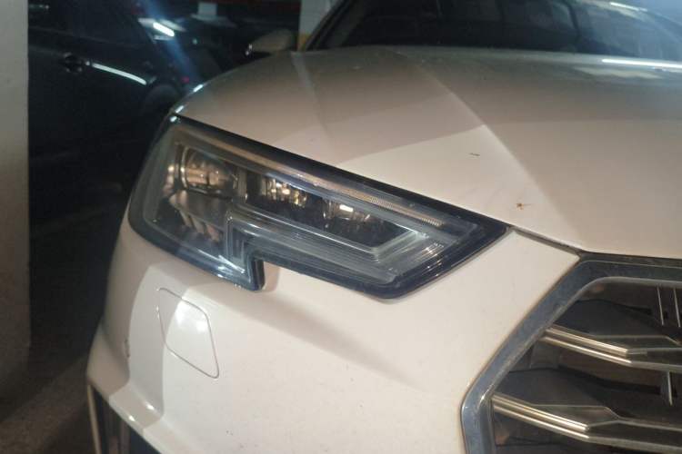 Used Audi A4L 2019 40 TFSI Fashion Edition China VI Emission Standard Right Front Headlight