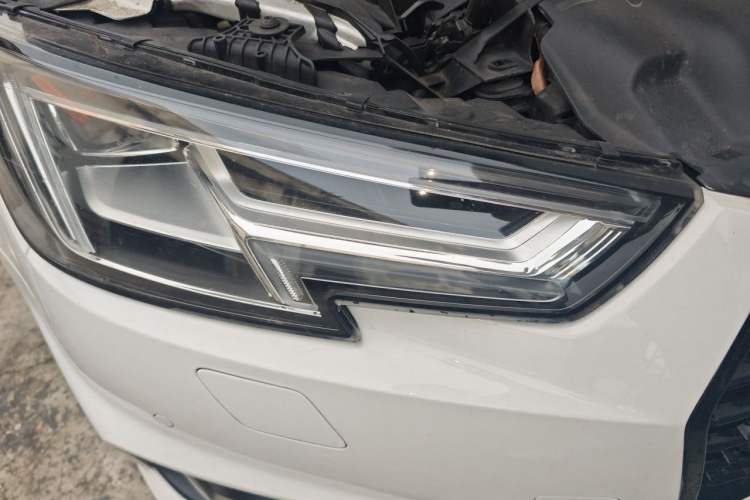 Used Audi A4L 2019 40 TFSI Fashion Edition China VI Emission Standard Right Front Headlight