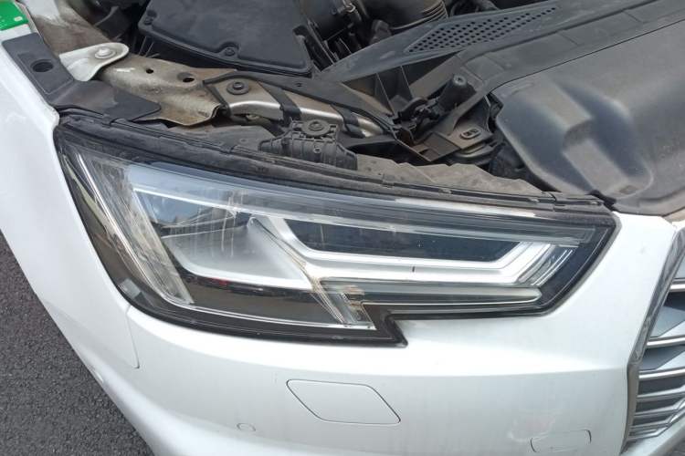 Used Audi A4L 2019 40 TFSI Fashion Version China V Right Front Headlight