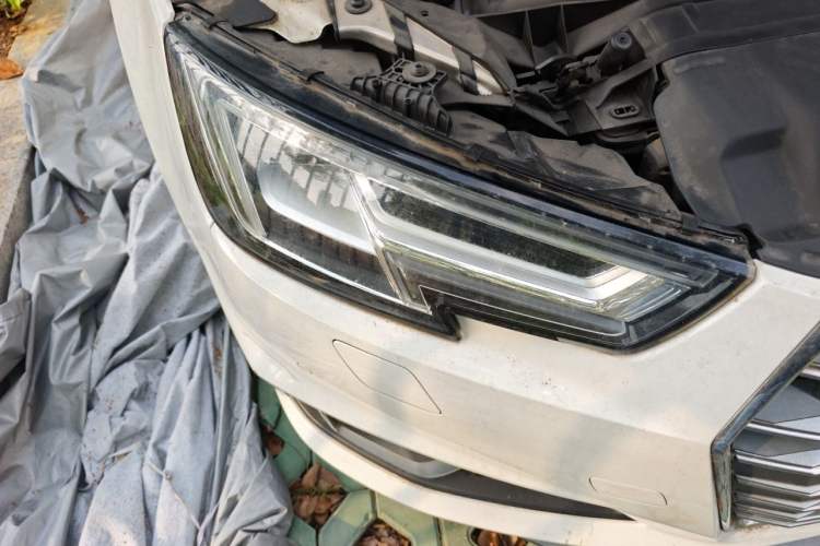 Used Audi A4L 2019 40 TFSI Fashion Version China V Right Front Headlight