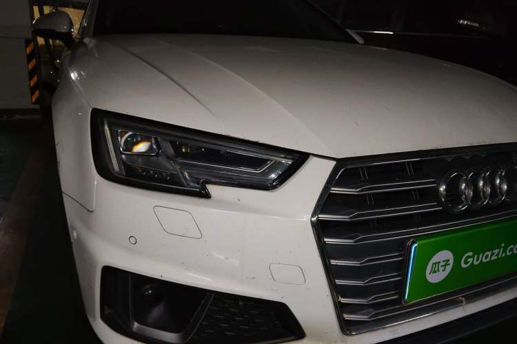 Used Audi A4L 2019 40 TFSI Fashion Edition China VI Emission Standard Right Front Headlight