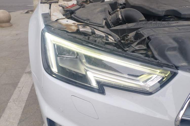 Used Audi A4L 2019 40 TFSI Fashion Version China V Right Front Headlight