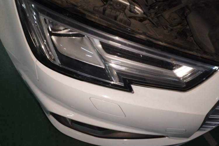Used Audi A4L 2019 40 TFSI Fashion Edition China VI Emission Standard Right Front Headlight