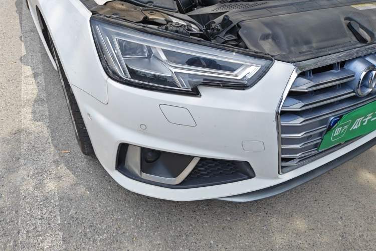 Used Audi A4L 2019 40 TFSI Fashion Edition China VI Emission Standard Right Front Headlight