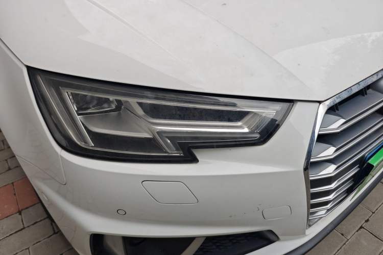Used Audi A4L 2019 40 TFSI Fashion Edition China VI Emission Standard Right Front Headlight