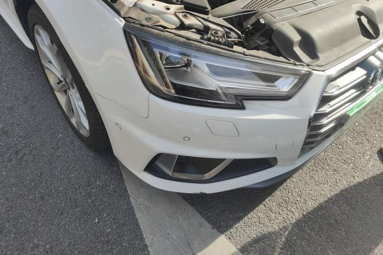 Used Audi A4L 2019 40 TFSI Fashion Edition China VI Emission Standard Right Front Headlight