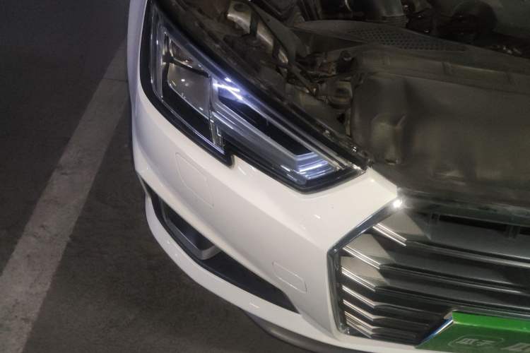 Used Audi A4L 2019 40 TFSI Fashion Edition China VI Emission Standard Right Front Headlight