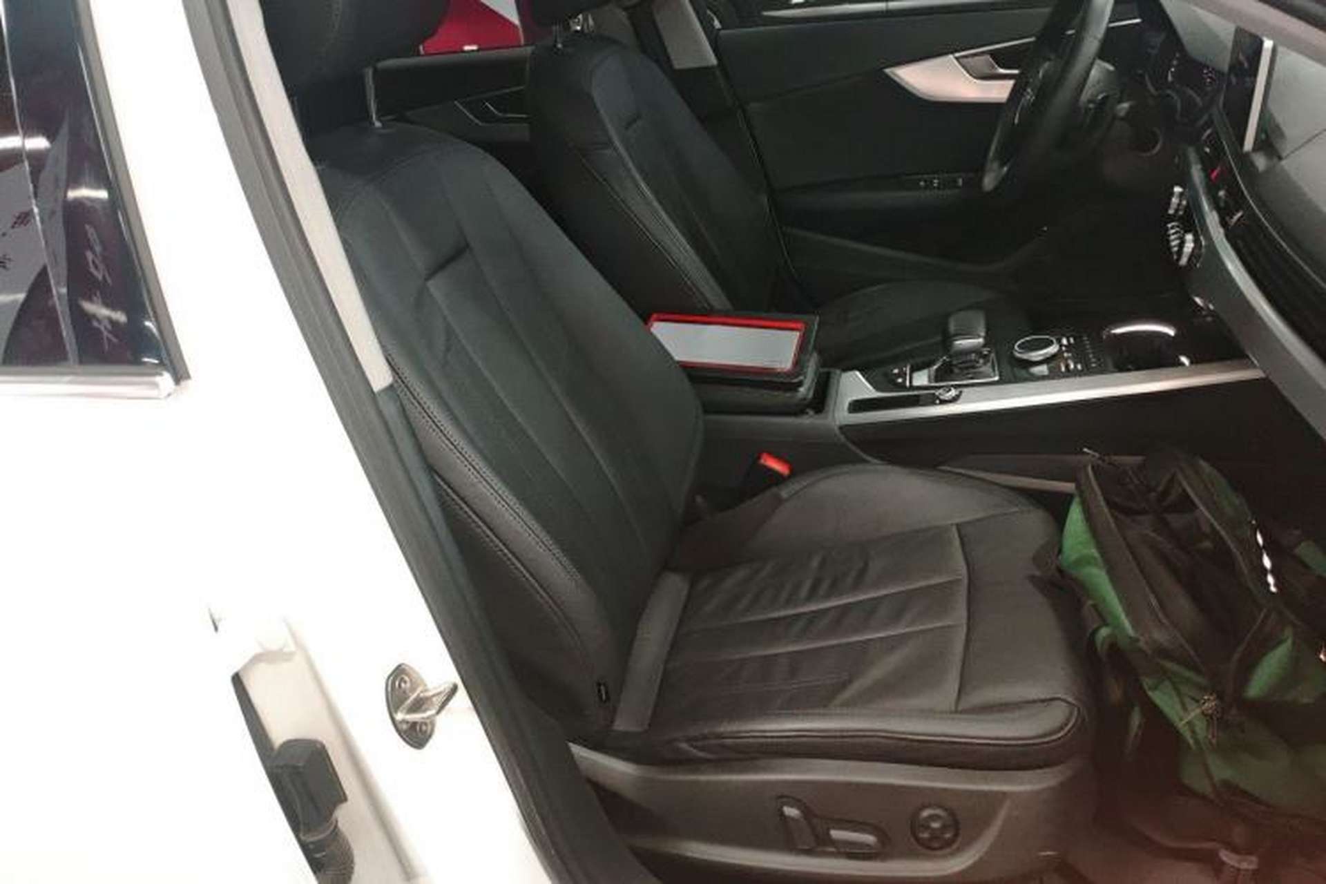 Used Audi A4L 2019 40 TFSI Fashion Edition China VI Emission Standard Right Front Seat