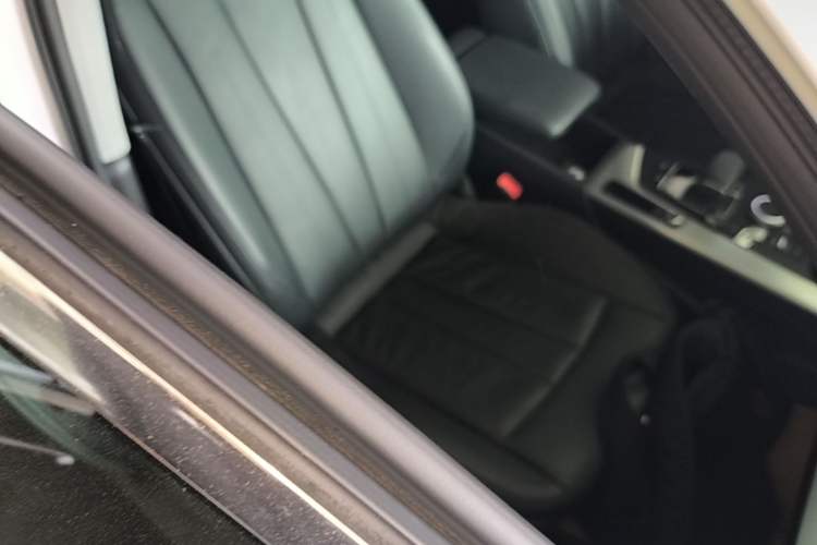 Used Audi A4L 2019 40 TFSI Fashion Edition China VI Emission Standard Right Front Seat