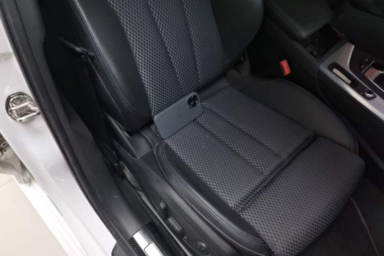 Used Audi A4L 2019 40 TFSI Sporty Version China VI Right Front Seat
