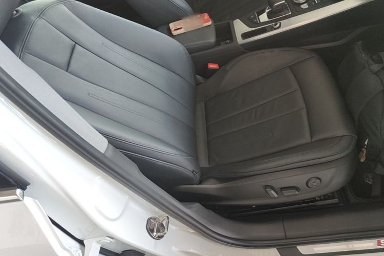 Used Audi A4L 2019 40 TFSI Fashion Version China V Right Front Seat