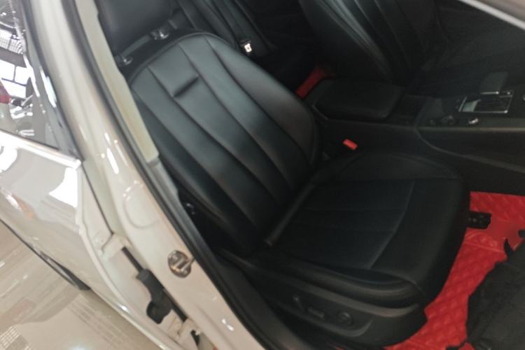 Used Audi A4L 2019 40 TFSI Ambition China VI Right Front Seat