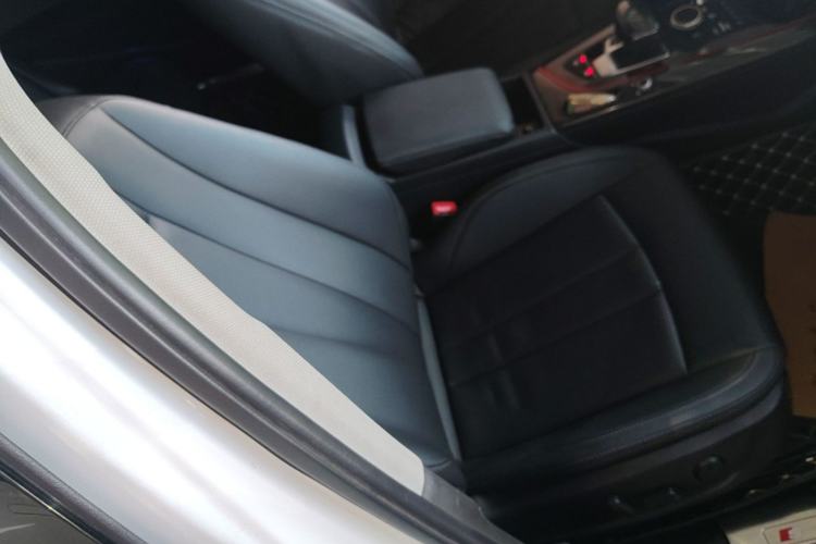 Used Audi A4L 2019 40 TFSI Ambition Version China V Right Front Seat