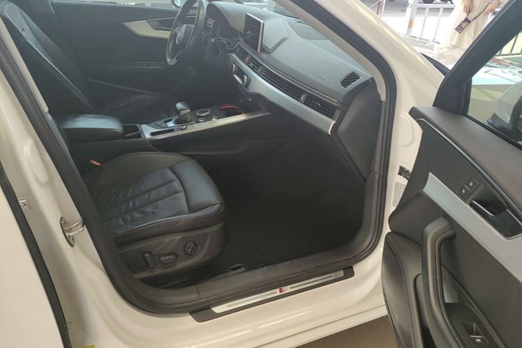 Used Audi A4L 2019 40 TFSI Fashion Version China V Right Front Seat