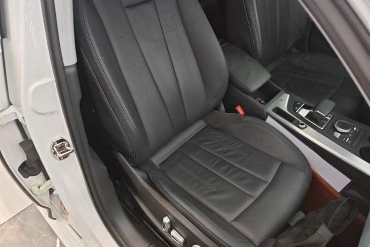 Used Audi A4L 2019 40 TFSI Fashion Version China V Right Front Seat