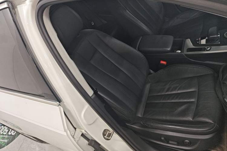 Used Audi A4L 2019 40 TFSI Fashion Edition China VI Emission Standard Right Front Seat