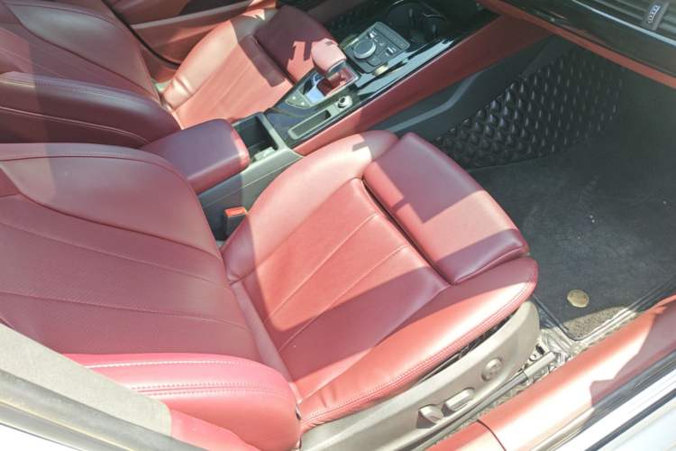 Used Audi A4L 2019 40 TFSI Ambition China VI Right Front Seat