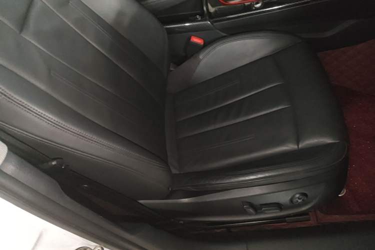 Used Audi A4L 2019 40 TFSI Fashion Edition China VI Emission Standard Right Front Seat