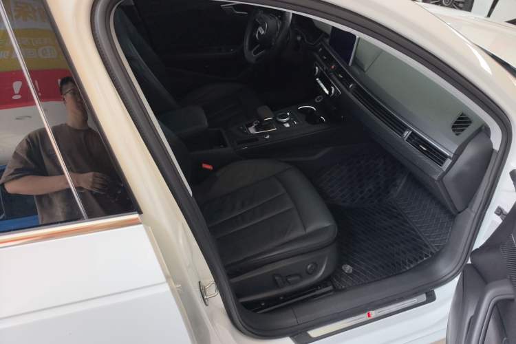 Used Audi A4L 2019 40 TFSI Fashion Version China V Right Front Seat