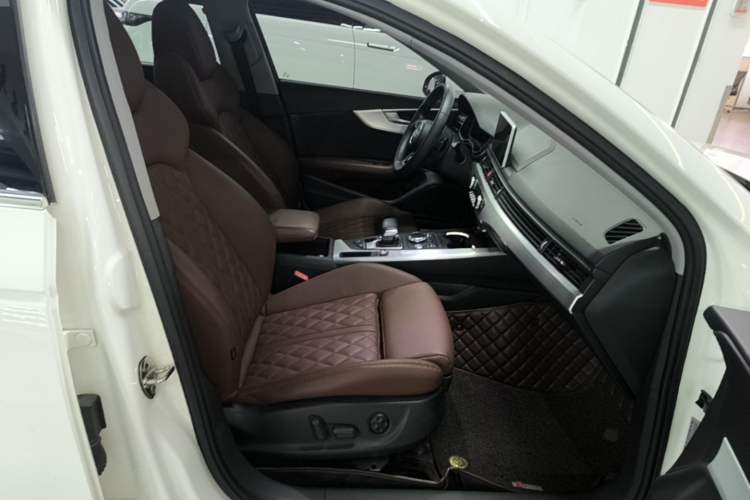 Used Audi A4L 2019 40 TFSI Fashion Version China V Right Front Seat