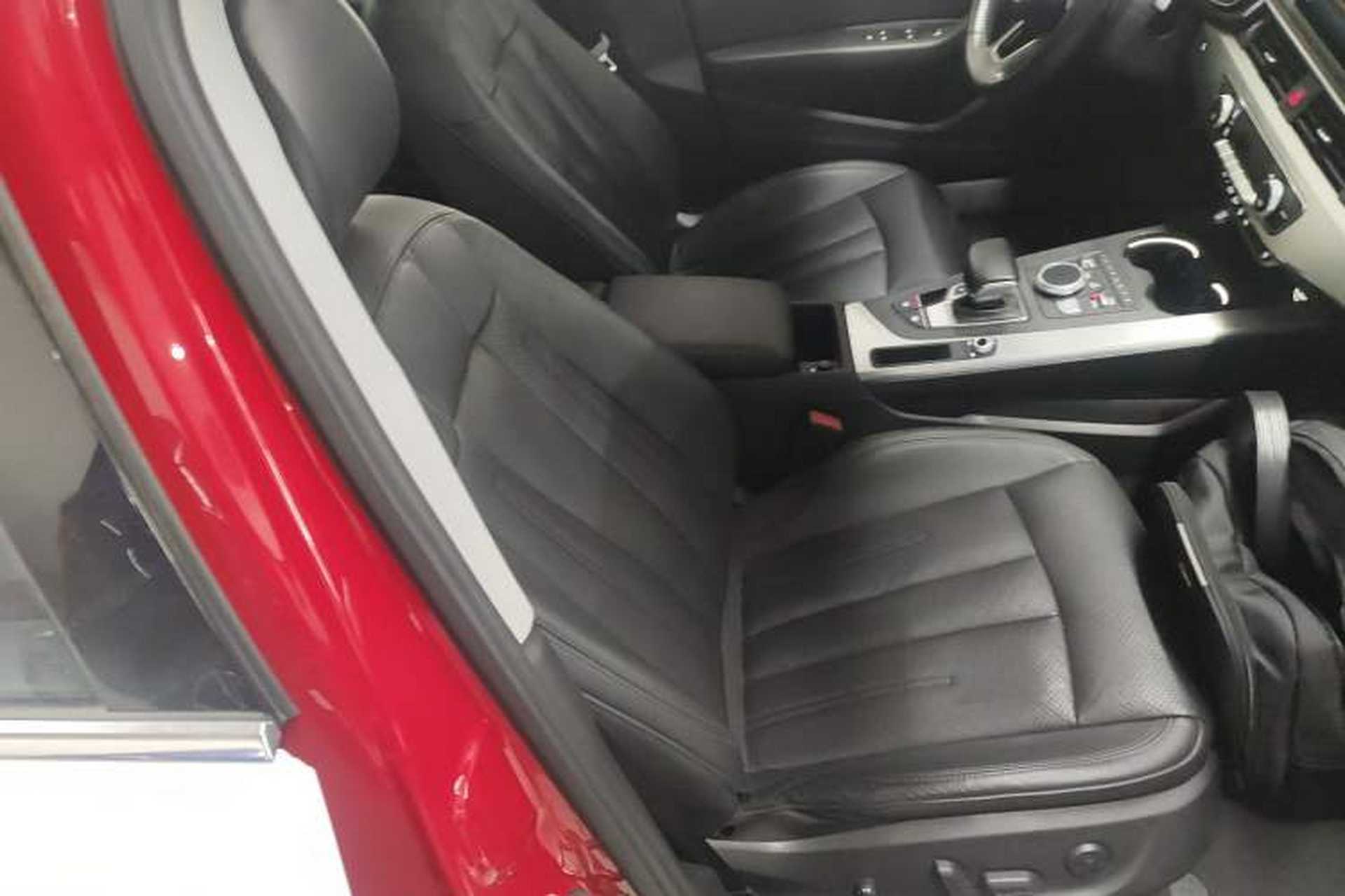 Used Audi A4L 2019 40 TFSI Fashion Edition China VI Emission Standard Right Front Seat