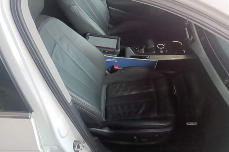 Used Audi A4L 2019 40 TFSI Fashion Edition China VI Emission Standard Right Front Seat