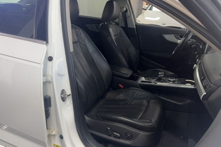 Used Audi A4L 2019 40 TFSI Fashion Edition China VI Emission Standard Right Front Seat