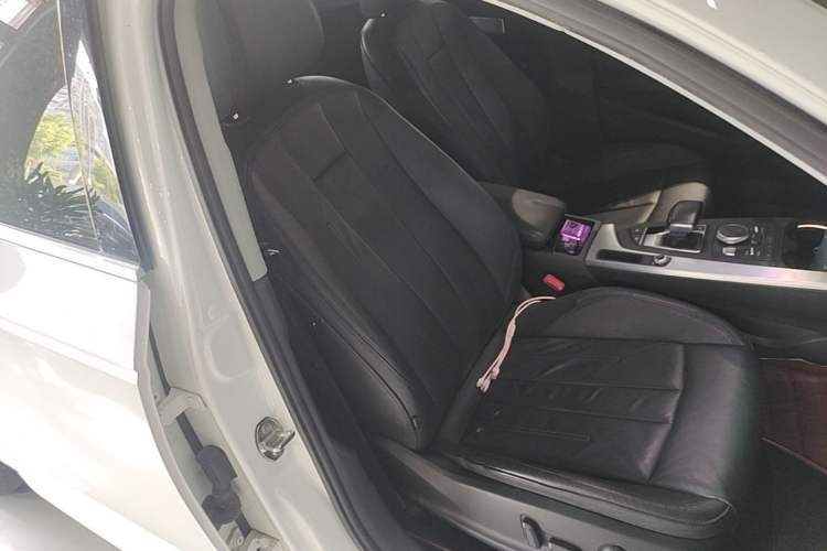 Used Audi A4L 2019 40 TFSI Fashion Version China V Right Front Seat