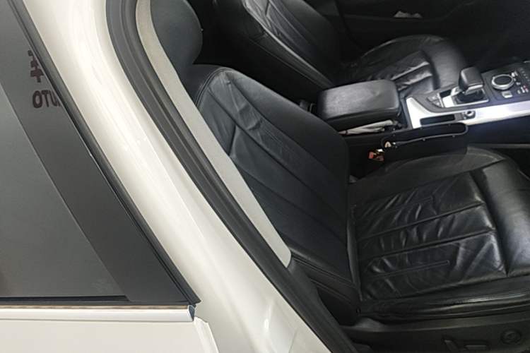 Used Audi A4L 2019 40 TFSI Fashion Version China V Right Front Seat