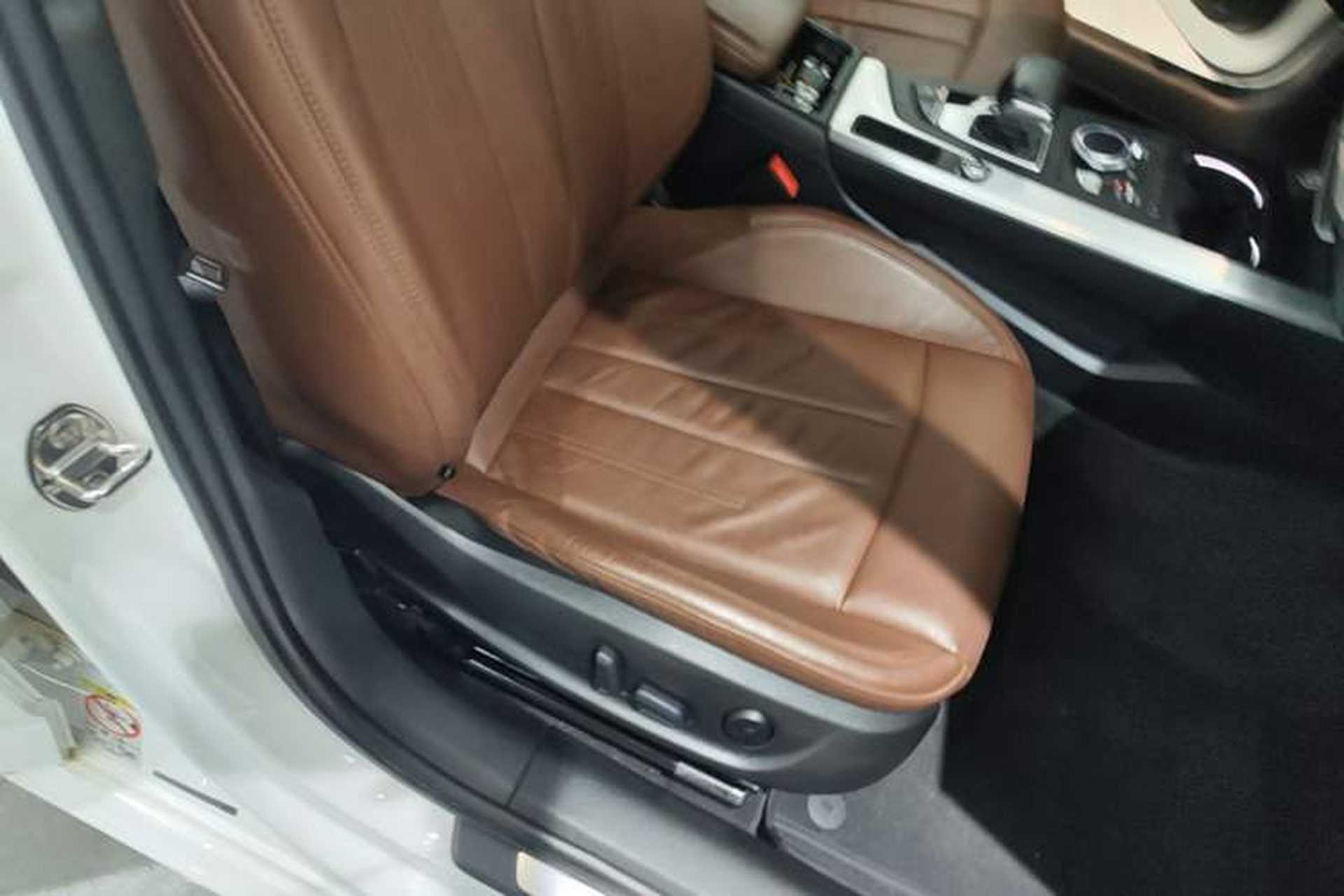 Used Audi A4L 2019 40 TFSI Fashion Edition China VI Emission Standard Right Front Seat