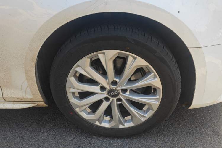Used Audi A4L 2019 40 TFSI Ambition China VI Right Front Wheel Hub