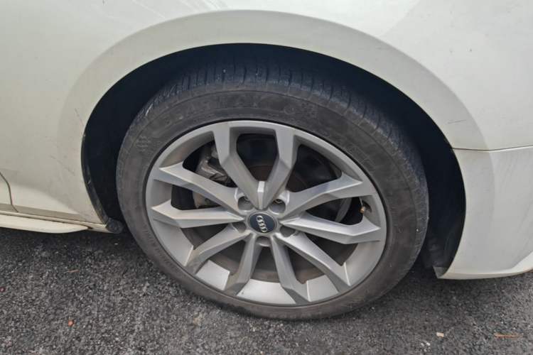 Used Audi A4L 2019 40 TFSI Ambition Version China V Right Front Wheel Hub