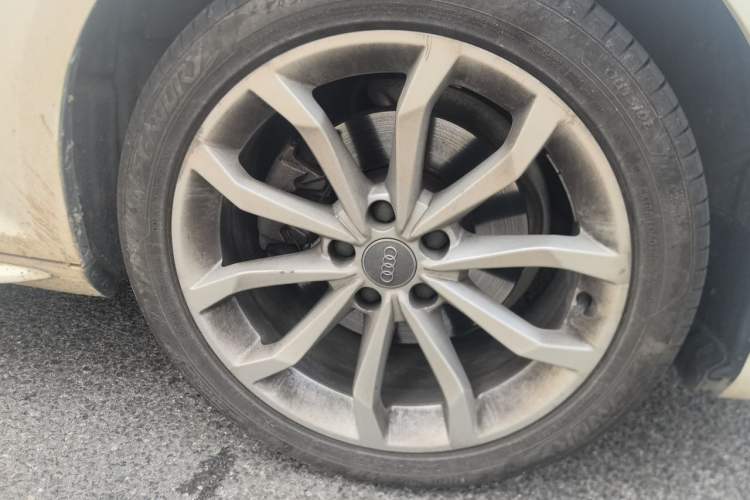 Used Audi A4L 2019 40 TFSI Fashion Edition China VI Emission Standard Right Front Wheel Hub