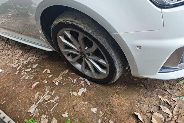 Used Audi A4L 2019 40 TFSI Fashion Edition China VI Emission Standard Right Front Wheel Hub